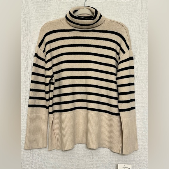 Falls Creek Sweaters - NWT Falls Creek Women’s Turtleneck Sweater.
